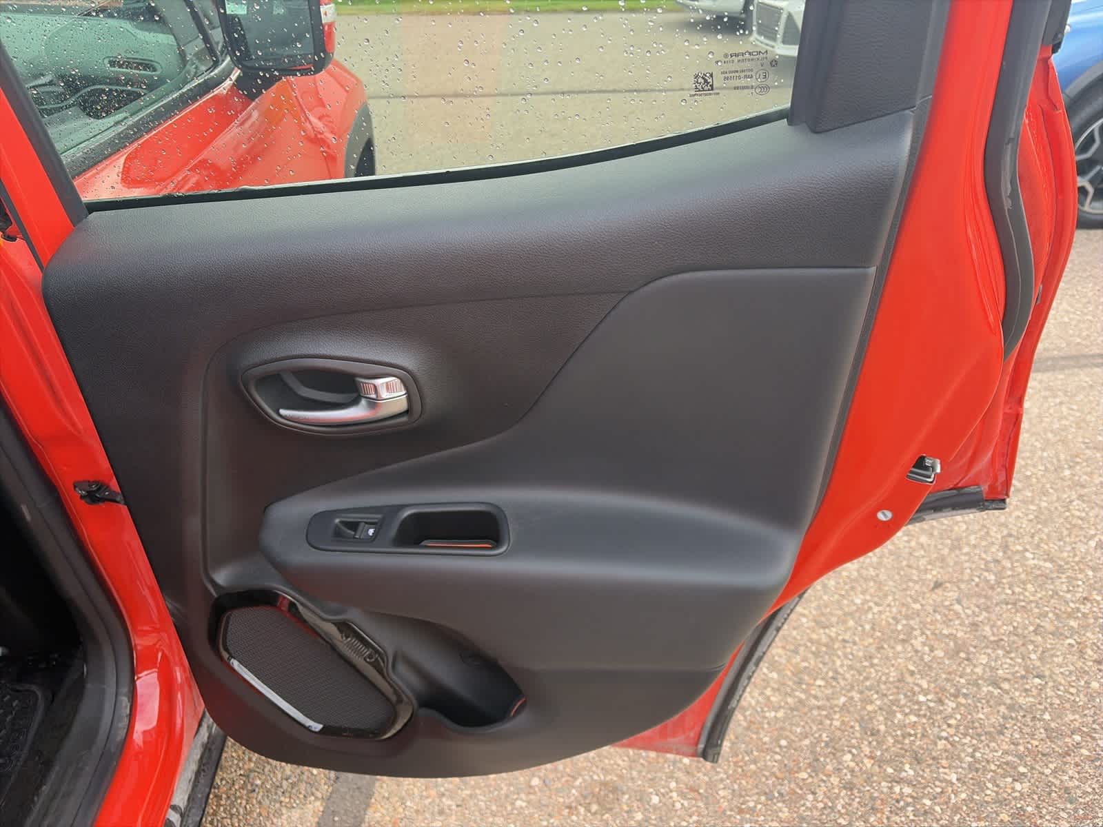 Thumbnail: 2018 Jeep Renegade - 20