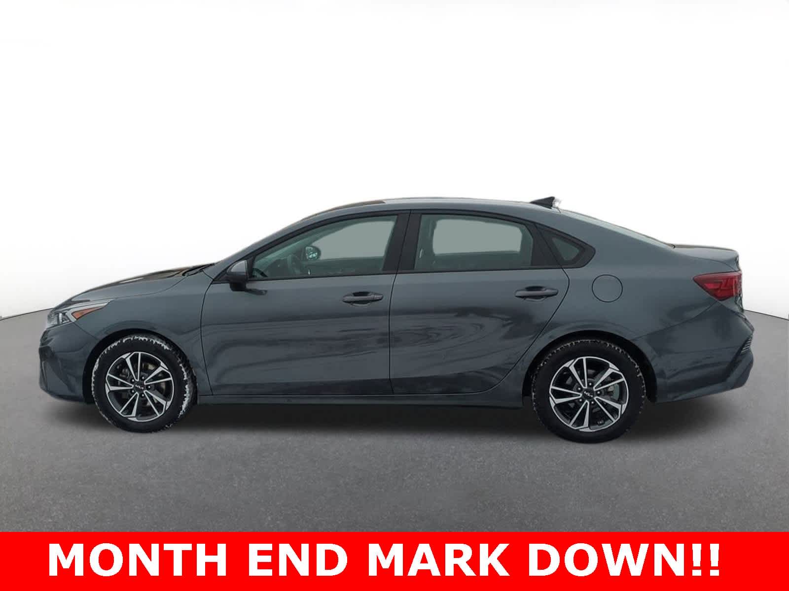 Thumbnail: 2022 Kia Forte - 3