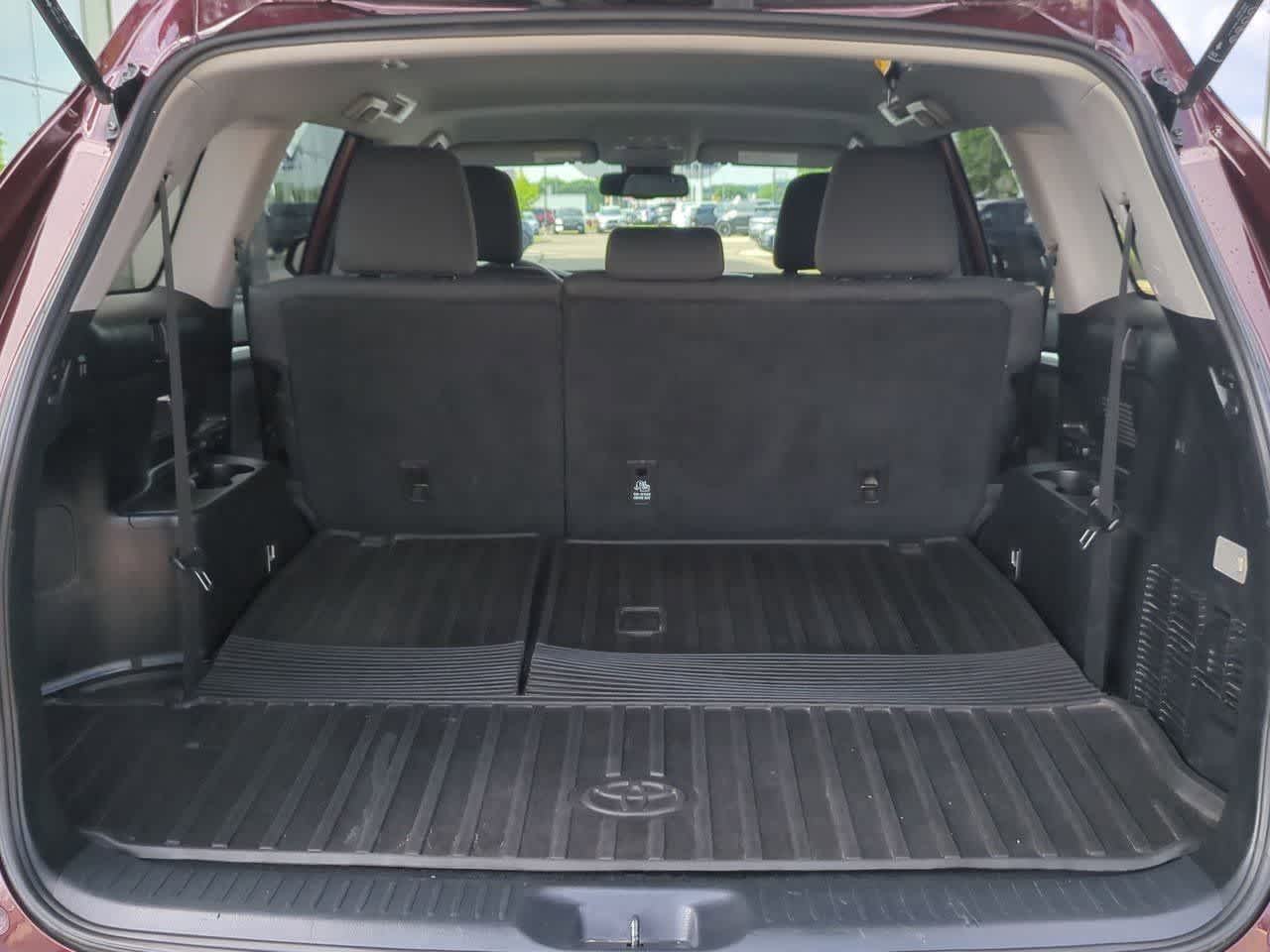 Thumbnail: 2019 Toyota Highlander - 32