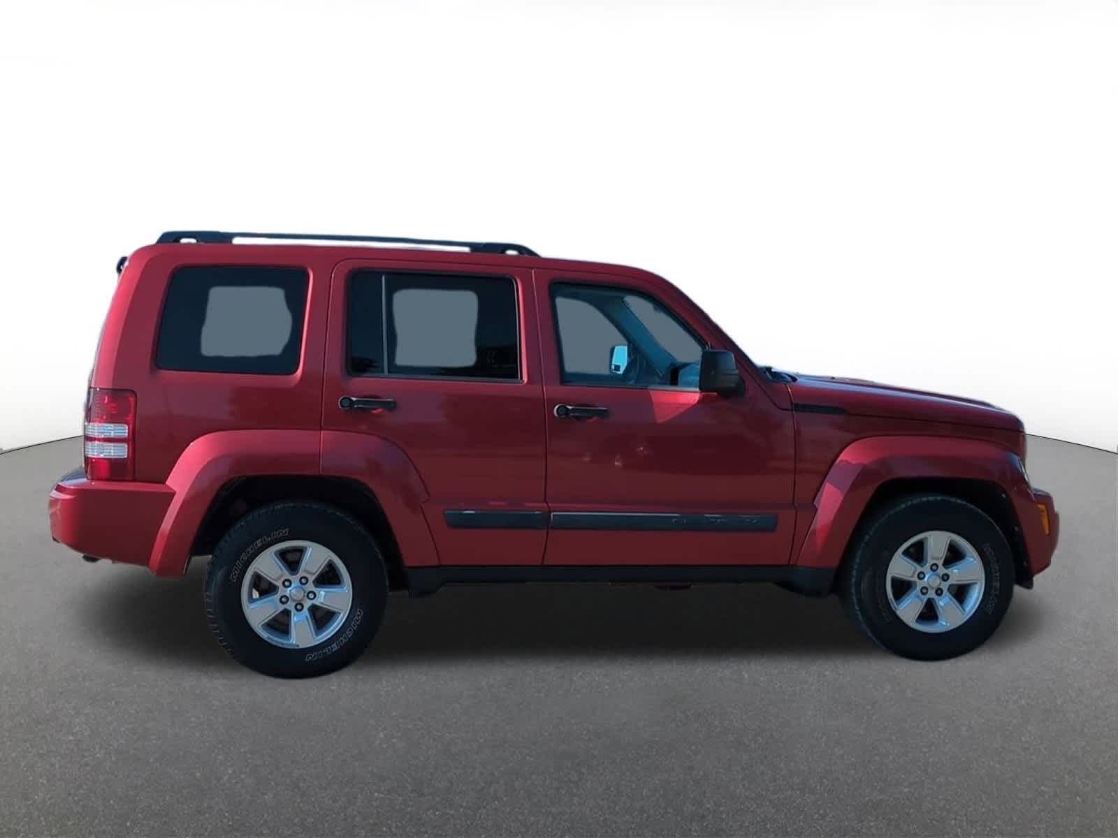 Thumbnail: 2010 Jeep Liberty - 7