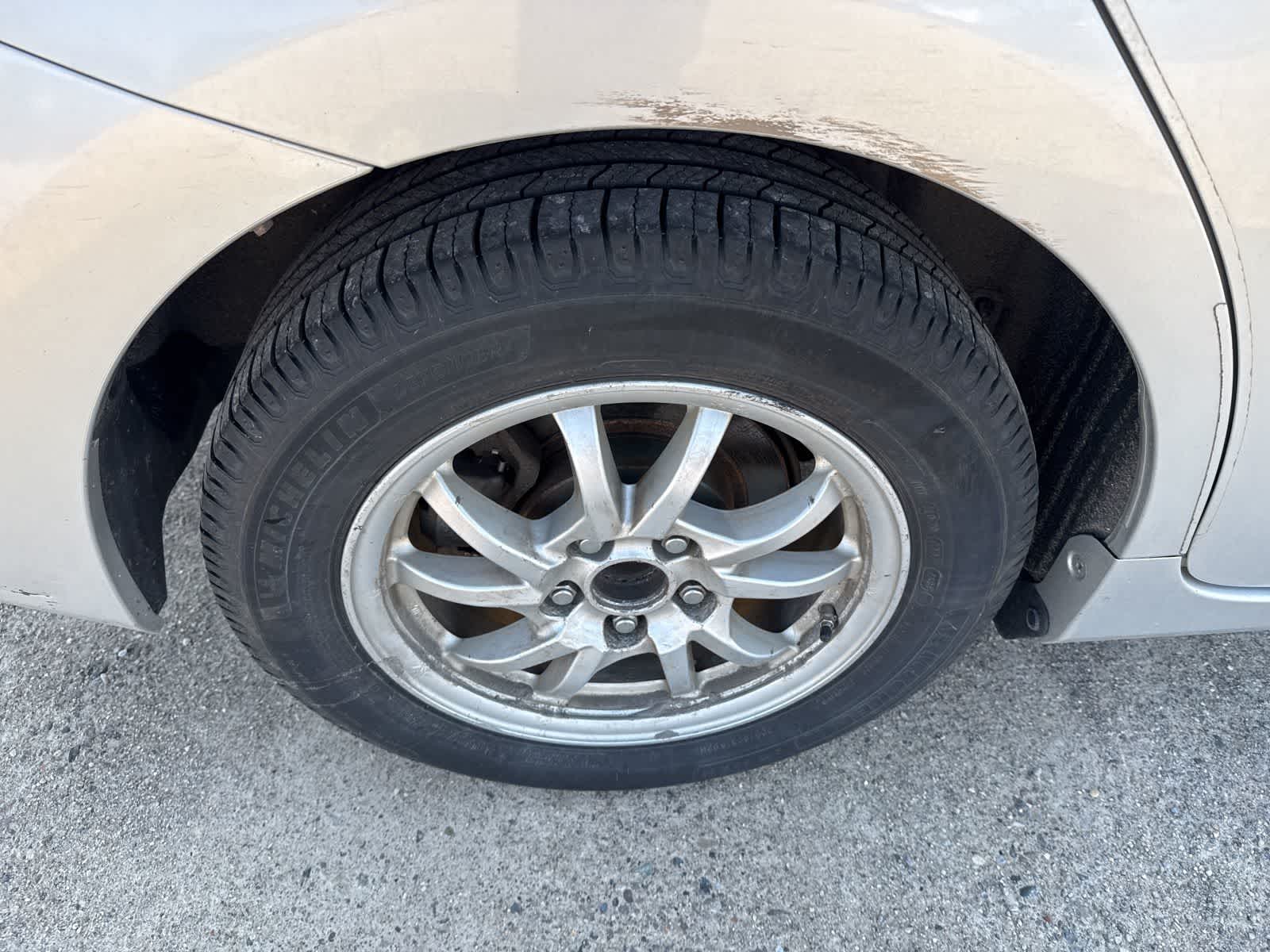 Thumbnail: 2014 Toyota Prius v - 8