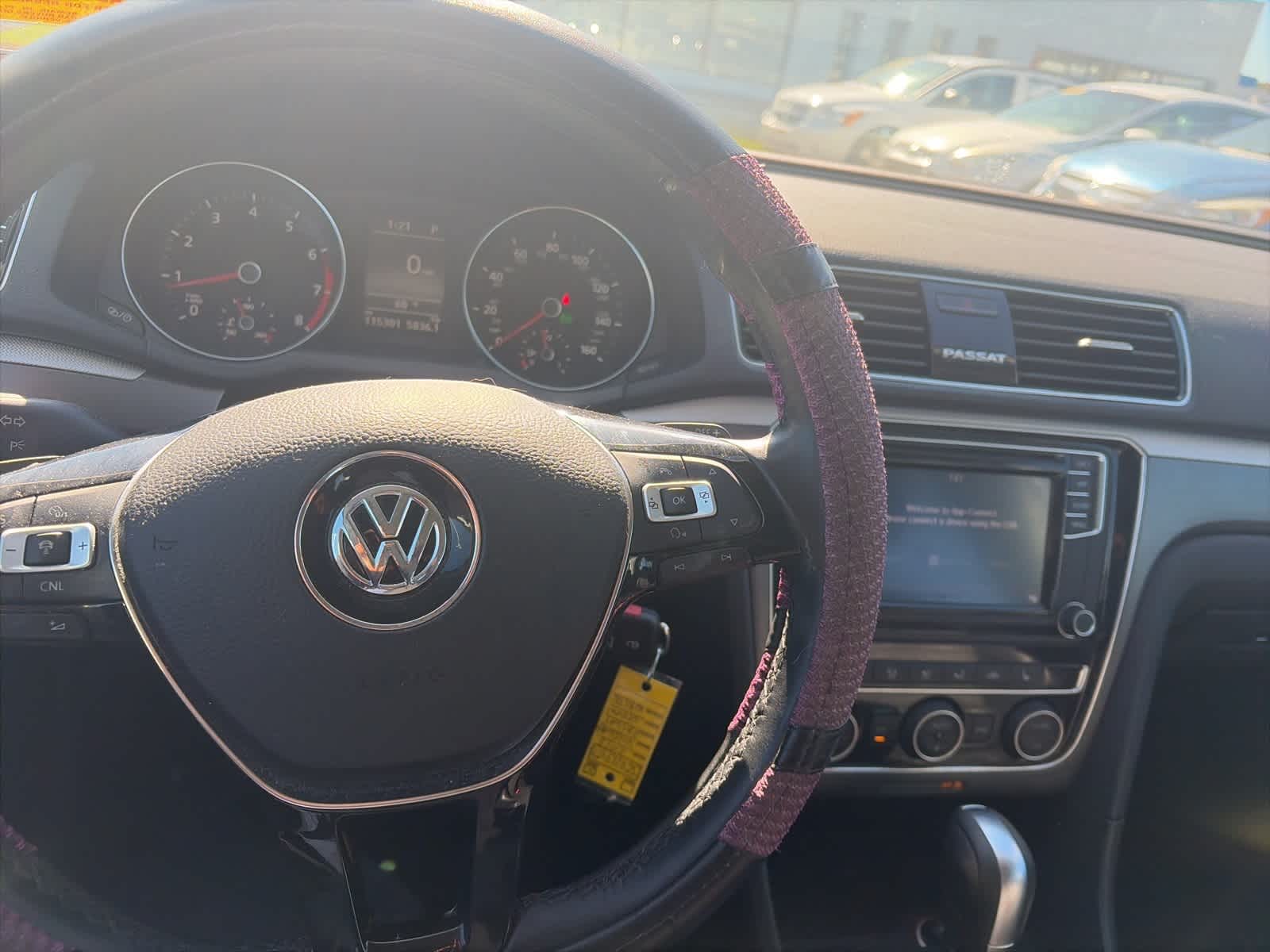 Thumbnail: 2018 Volkswagen Passat - 12