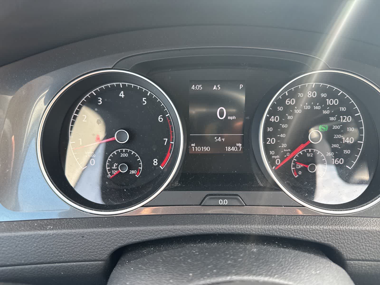 Thumbnail: 2017 Volkswagen Golf - 17