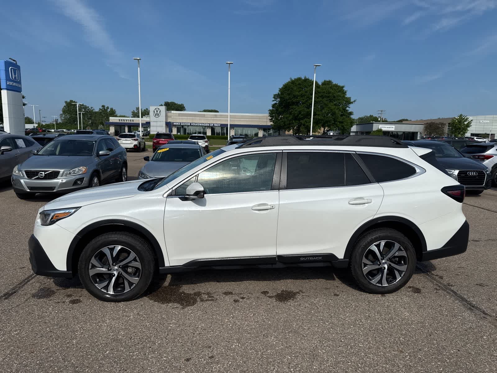 2022 Subaru Outback Limited 12