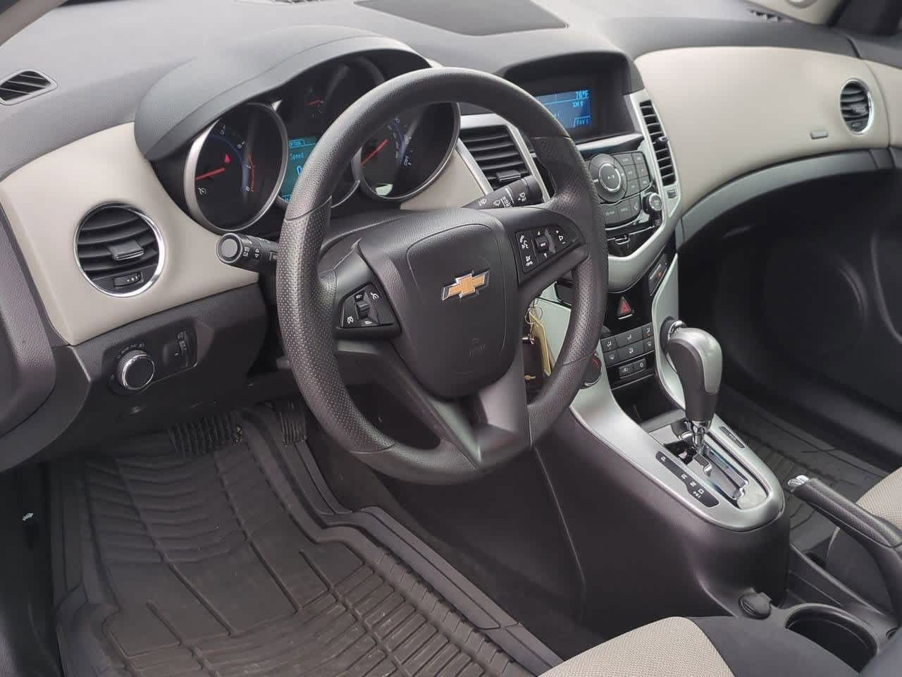 Thumbnail: 2016 Chevrolet Cruze - 2