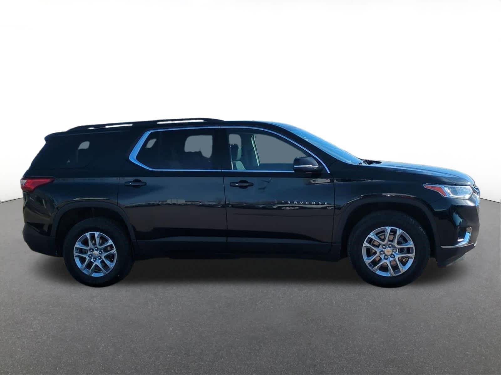Thumbnail: 2021 Chevrolet Traverse - 7