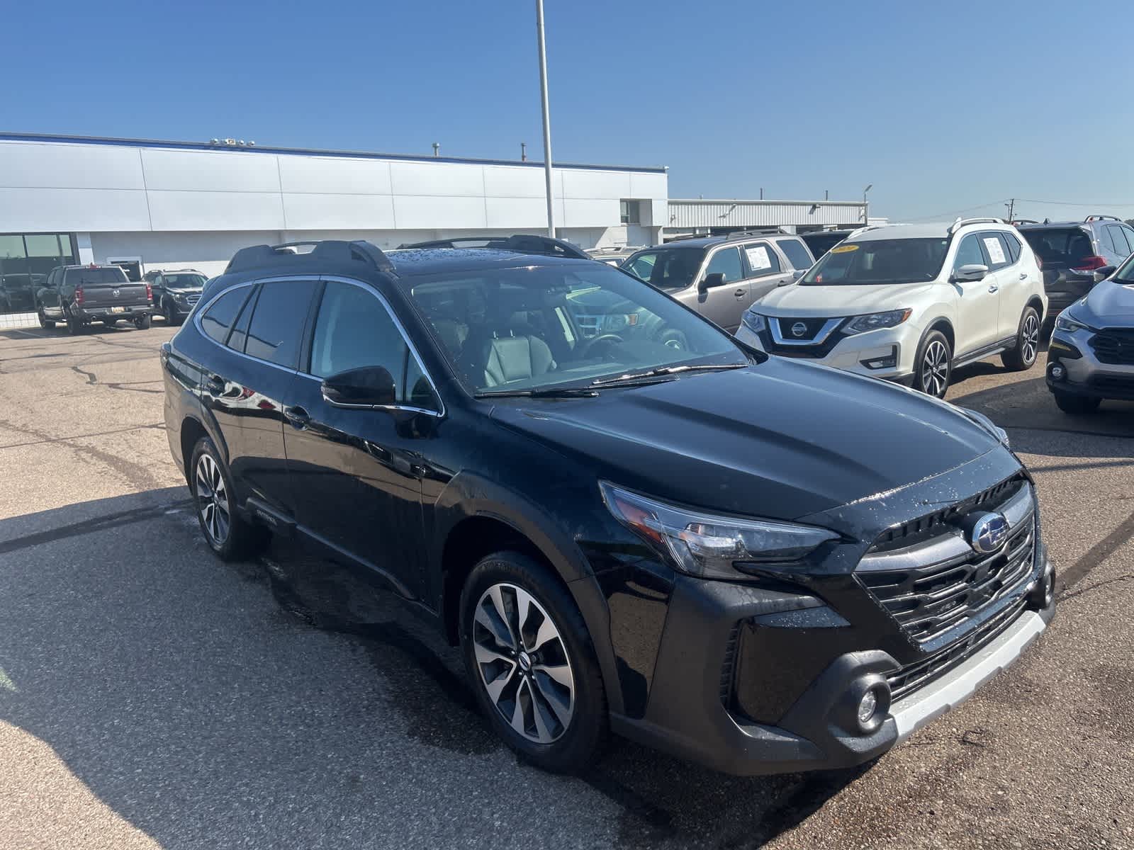 2025 Subaru Outback Limited photo 2