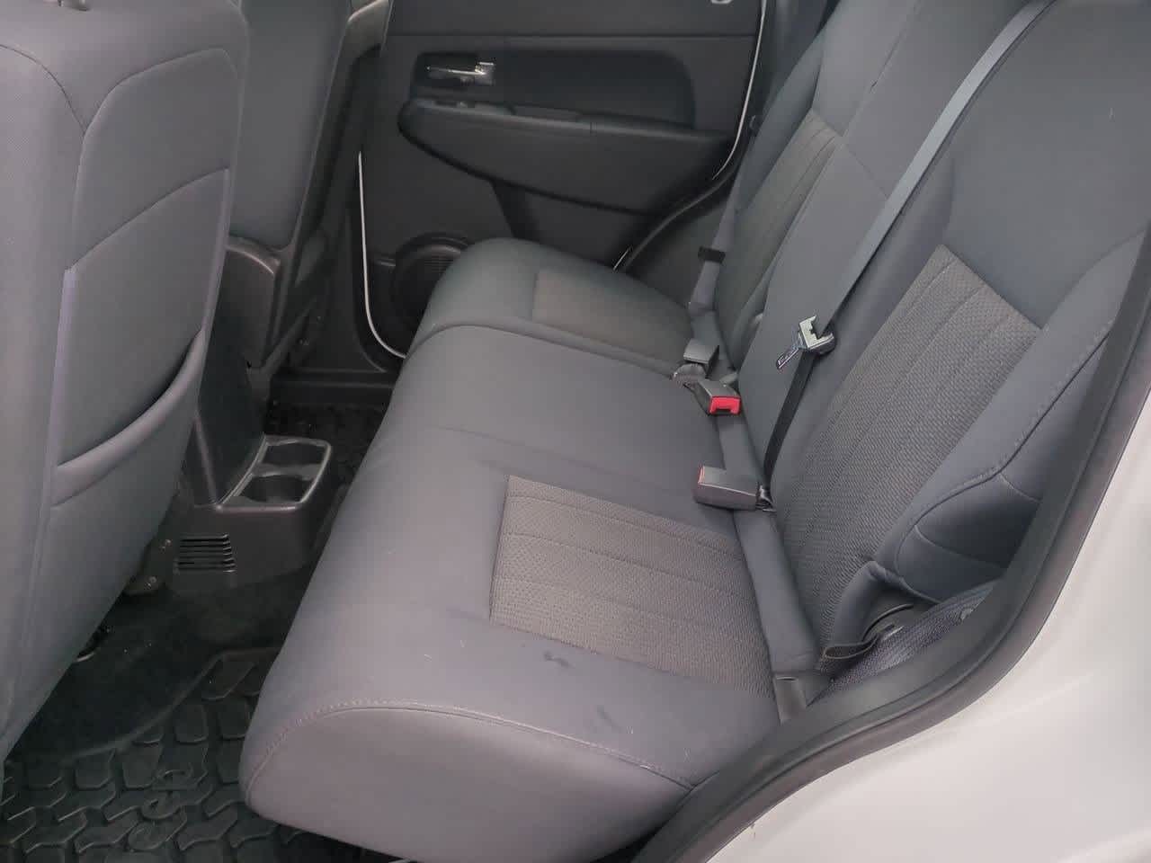 Thumbnail: 2012 Jeep Liberty - 18