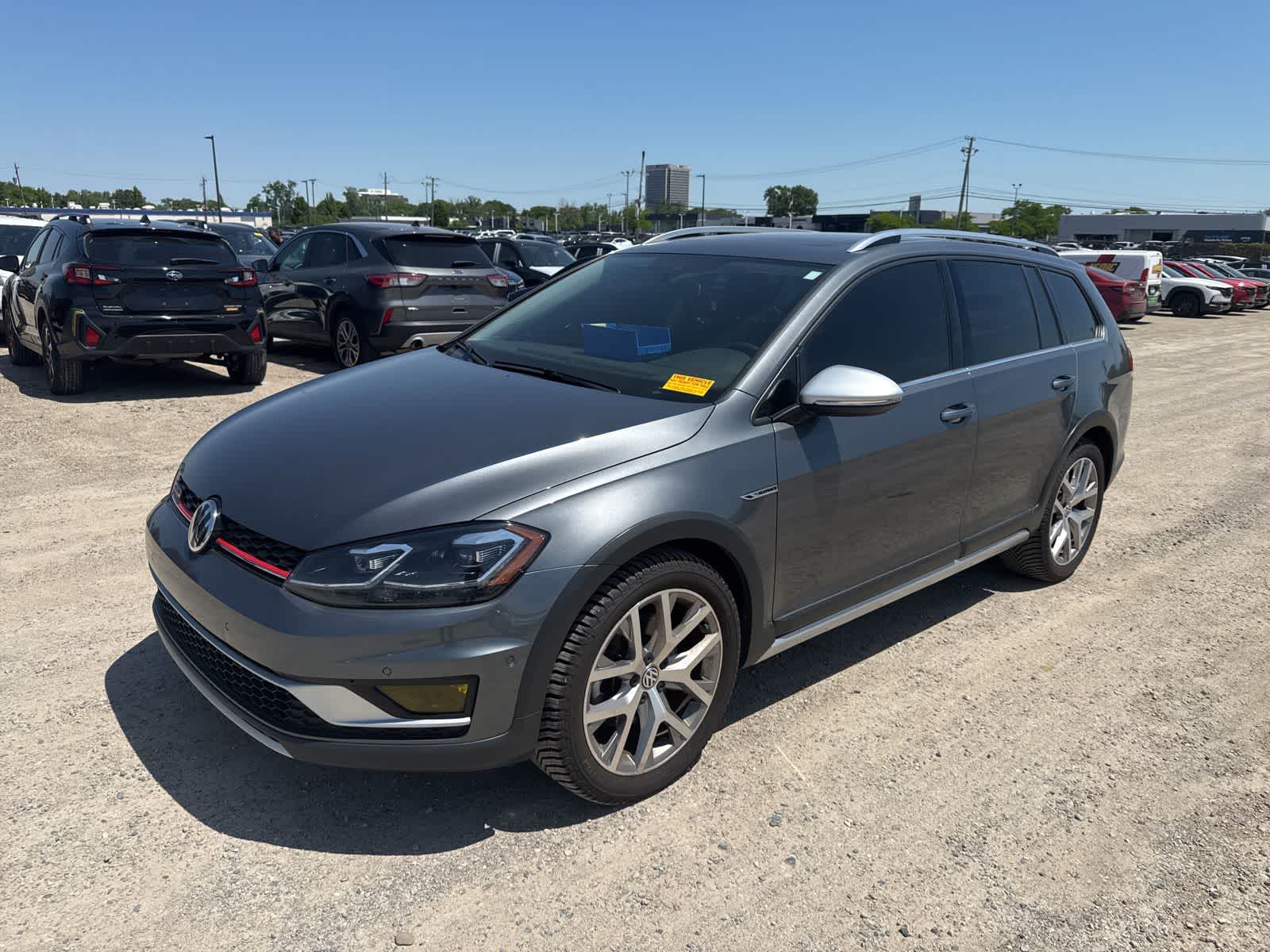 Thumbnail: 2019 Volkswagen Golf - 1