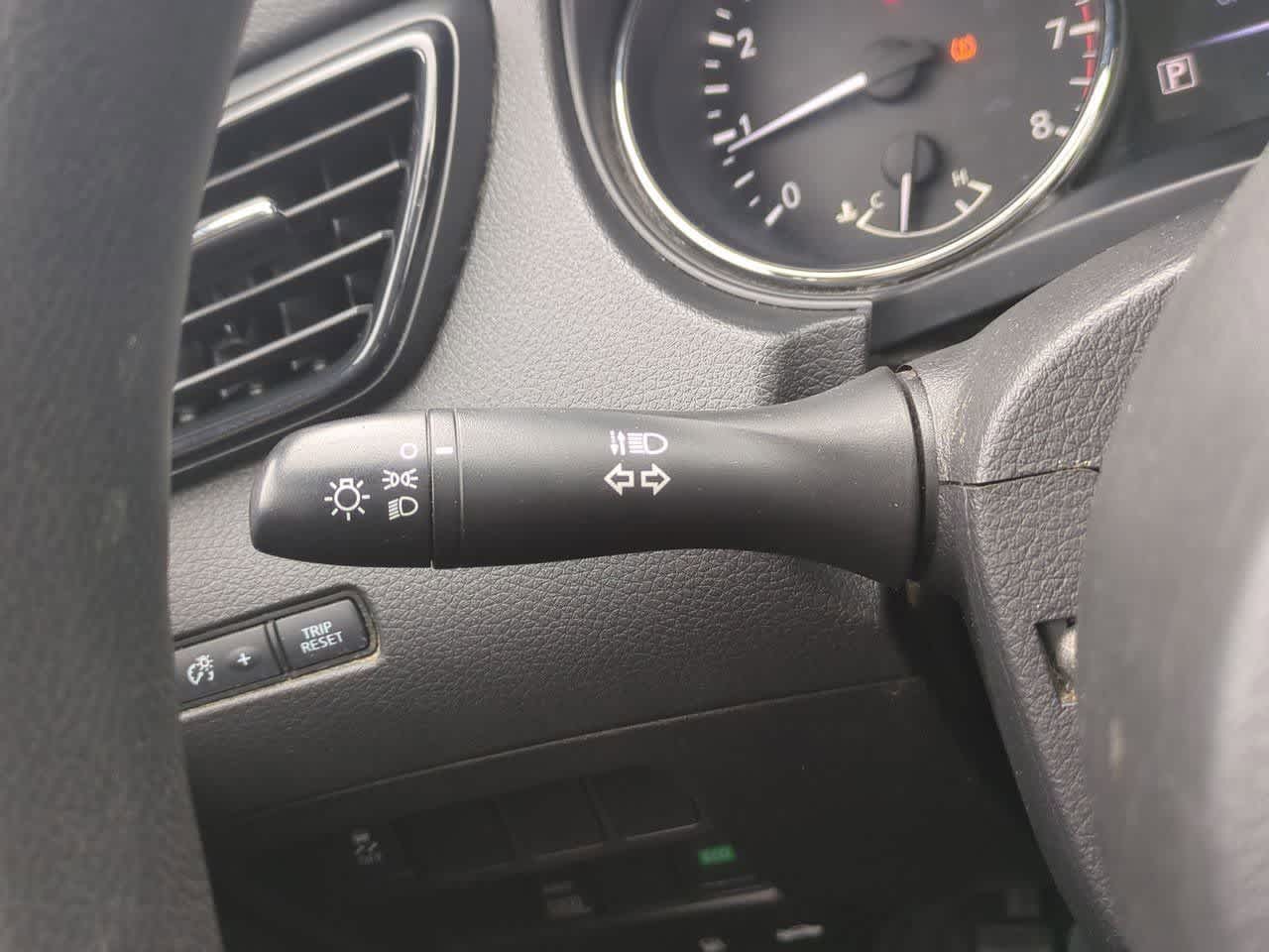 Thumbnail: 2018 Nissan Rogue Sport - 25