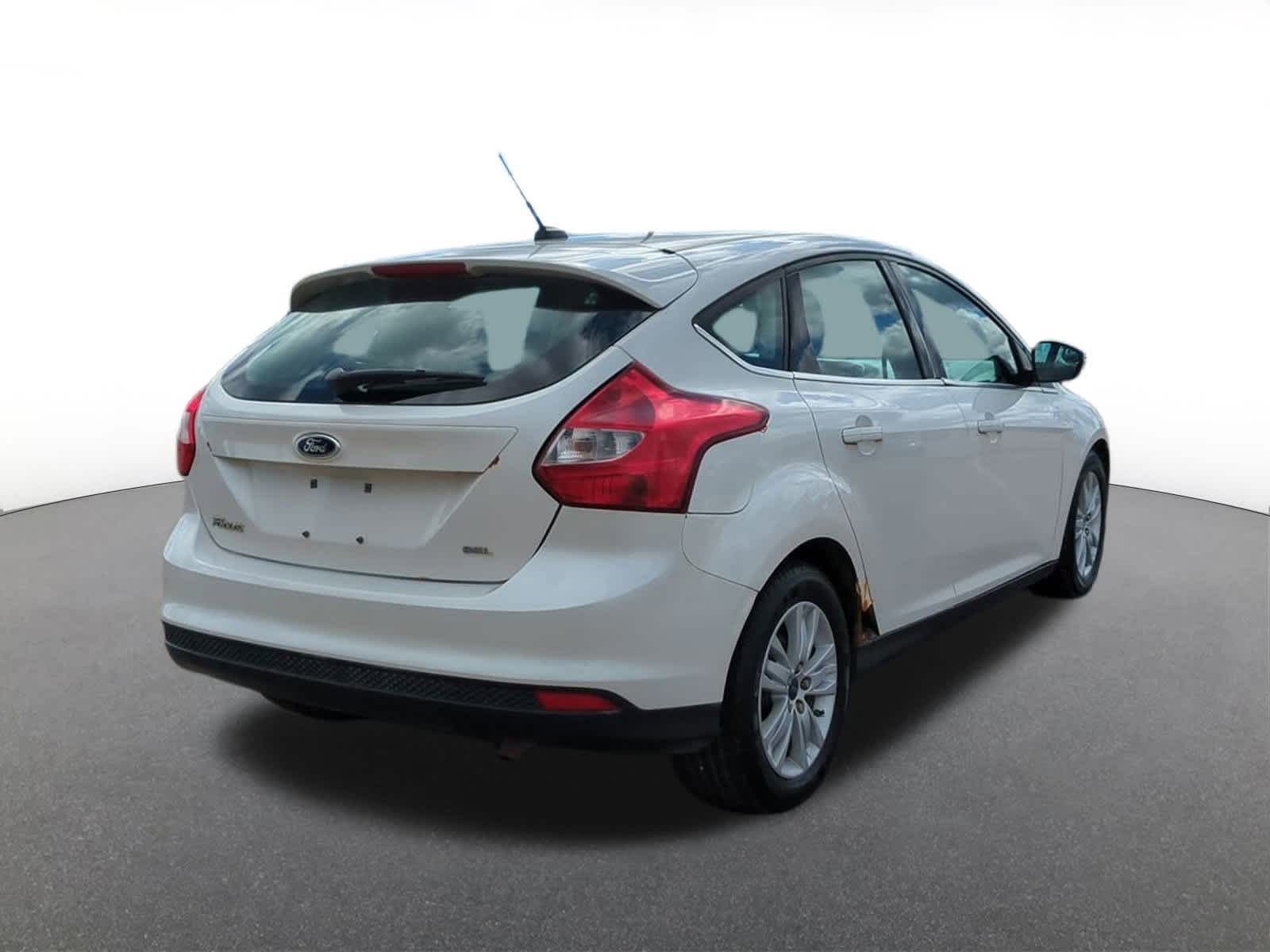 Thumbnail: 2012 Ford Focus - 6