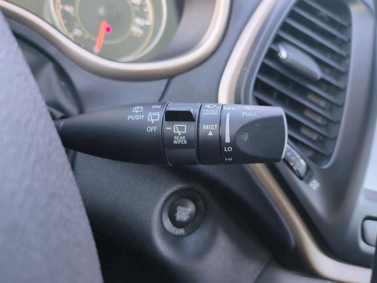 Thumbnail: 2017 Jeep Cherokee - 26