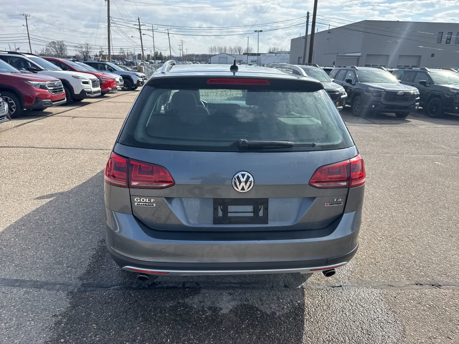 Thumbnail: 2017 Volkswagen Golf - 13