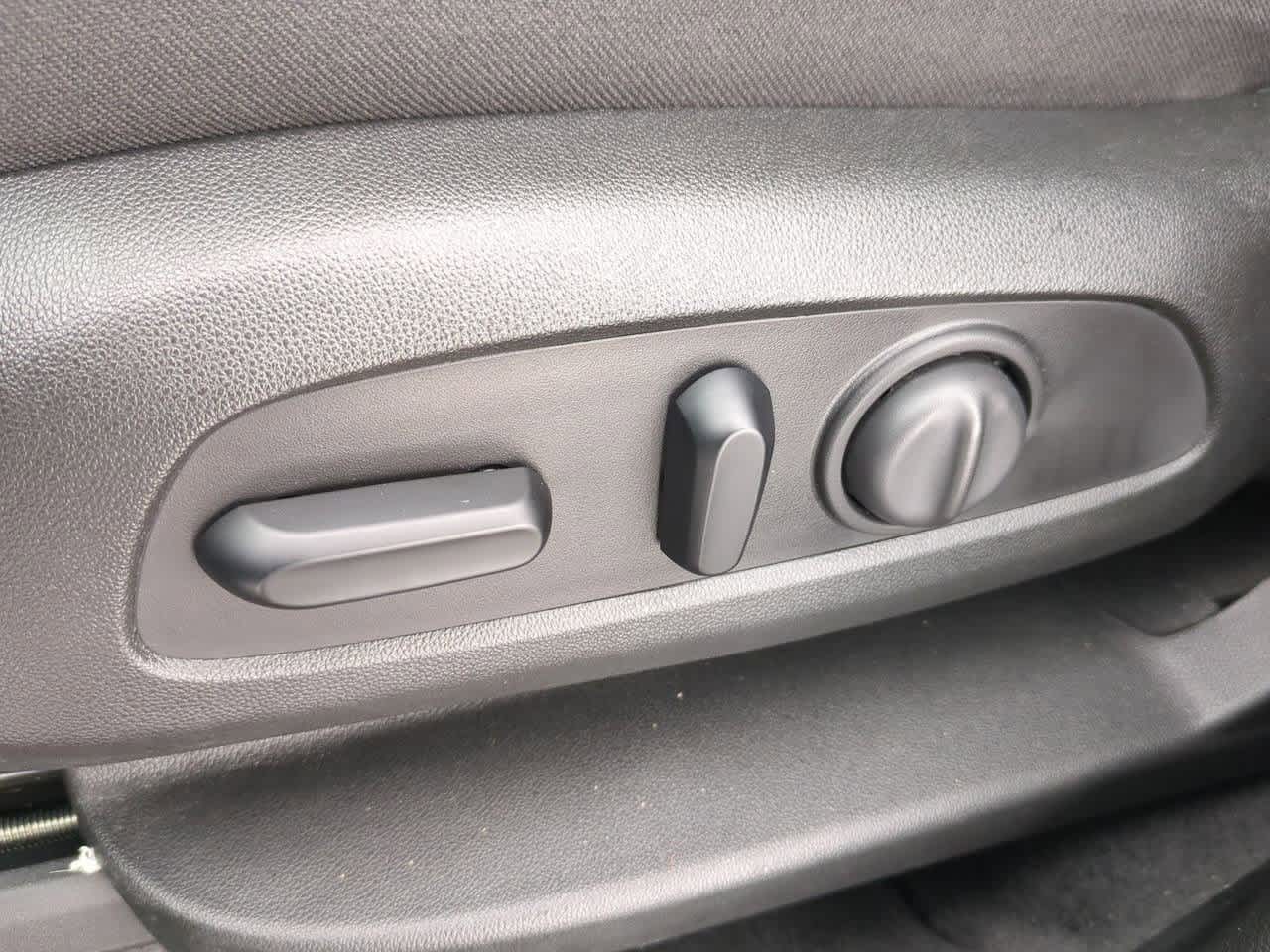 Thumbnail: 2020 Chevrolet Traverse - 16