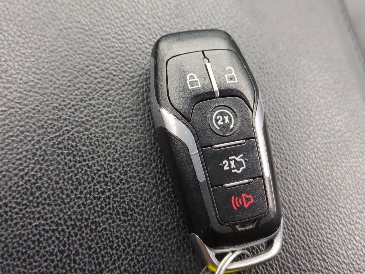 Thumbnail: 2017 Ford Explorer - 32