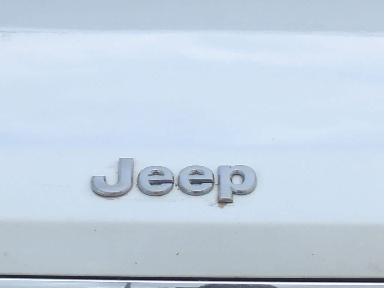 Thumbnail: 2012 Jeep Liberty - 11