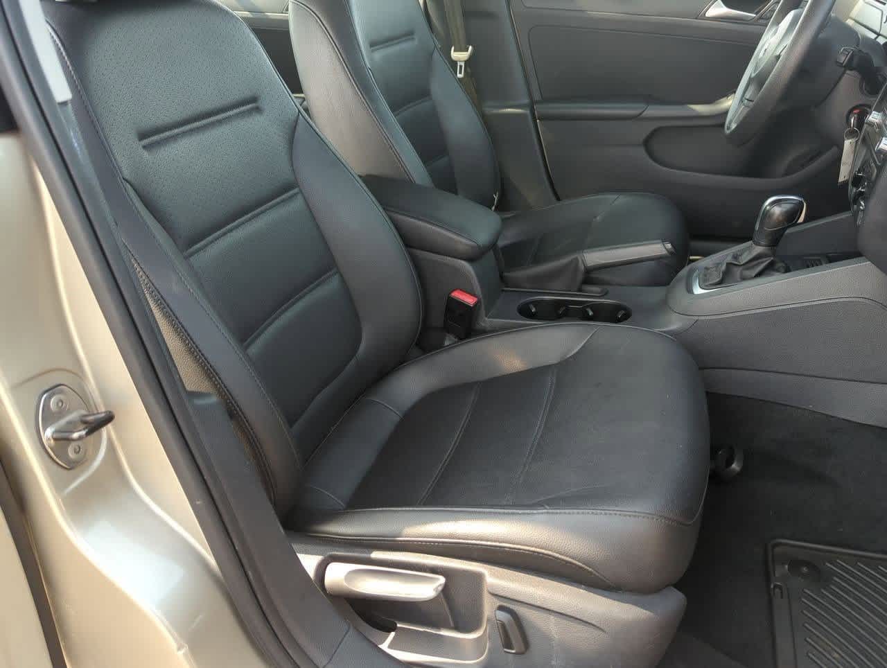 Thumbnail: 2014 Volkswagen Jetta - 19