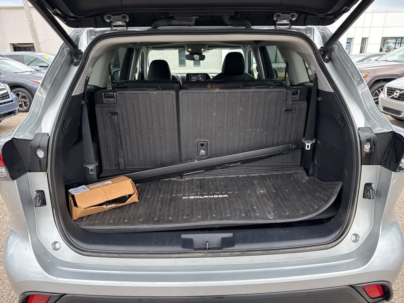 Thumbnail: 2021 Toyota Highlander - 14