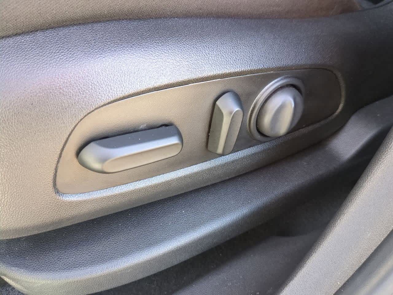 Thumbnail: 2020 Chevrolet Equinox - 16