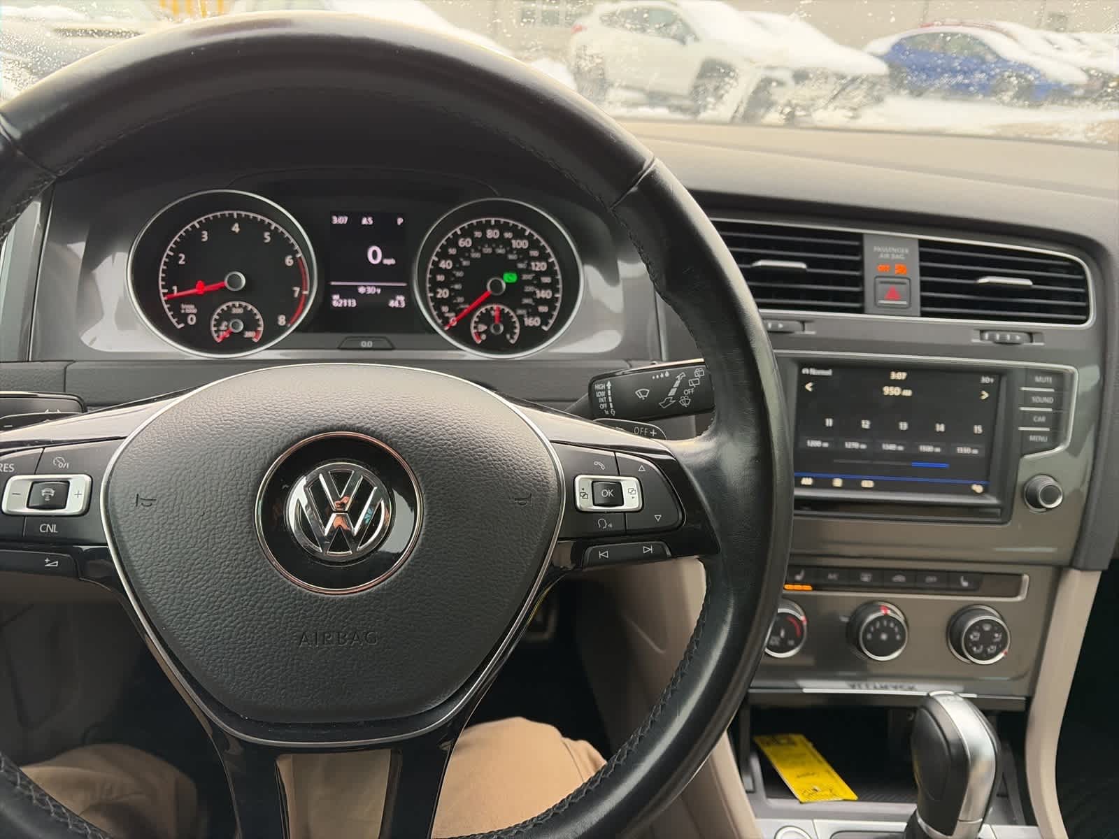 Thumbnail: 2017 Volkswagen Golf - 12