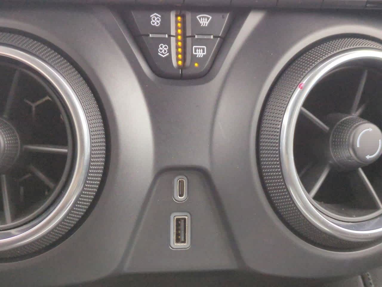 Thumbnail: 2020 Chevrolet Blazer - 28