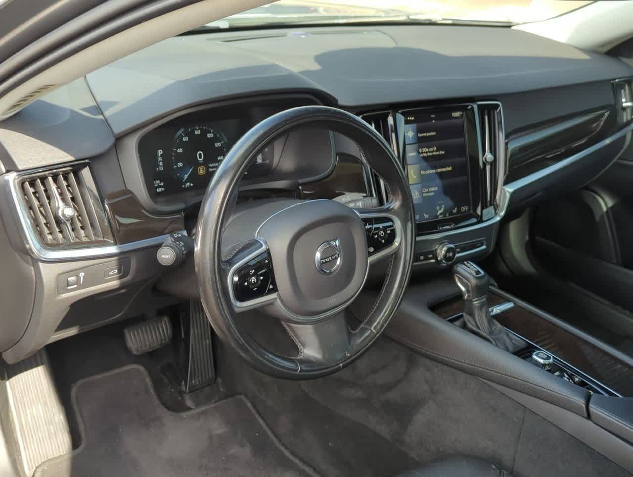 2018 Volvo S90 T5 Momentum 2