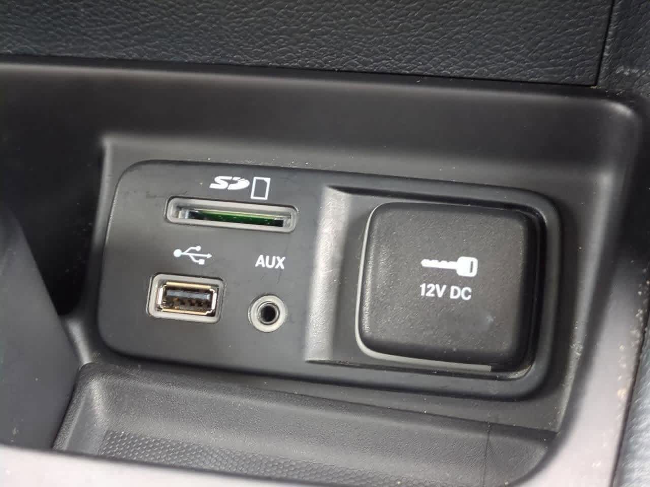 Thumbnail: 2016 Jeep Cherokee - 29