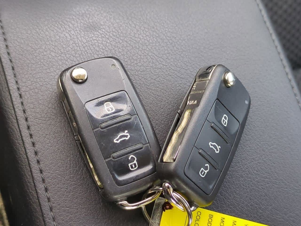 Thumbnail: 2014 Volkswagen Jetta - 32