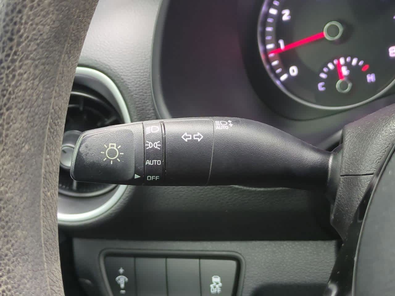 Thumbnail: 2022 Kia Forte - 24