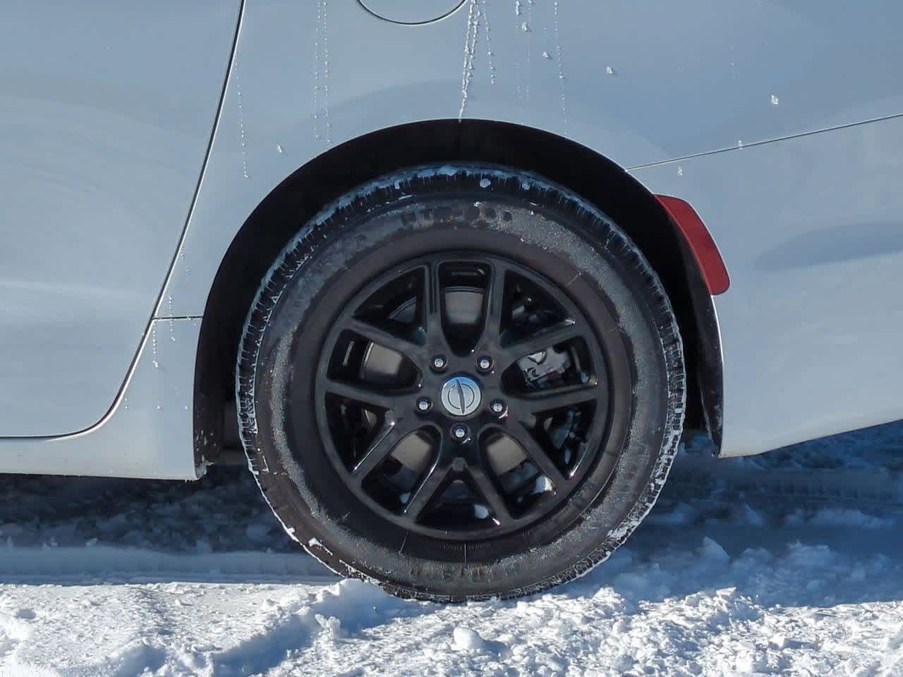 Thumbnail: 2024 Chrysler Pacifica - 6