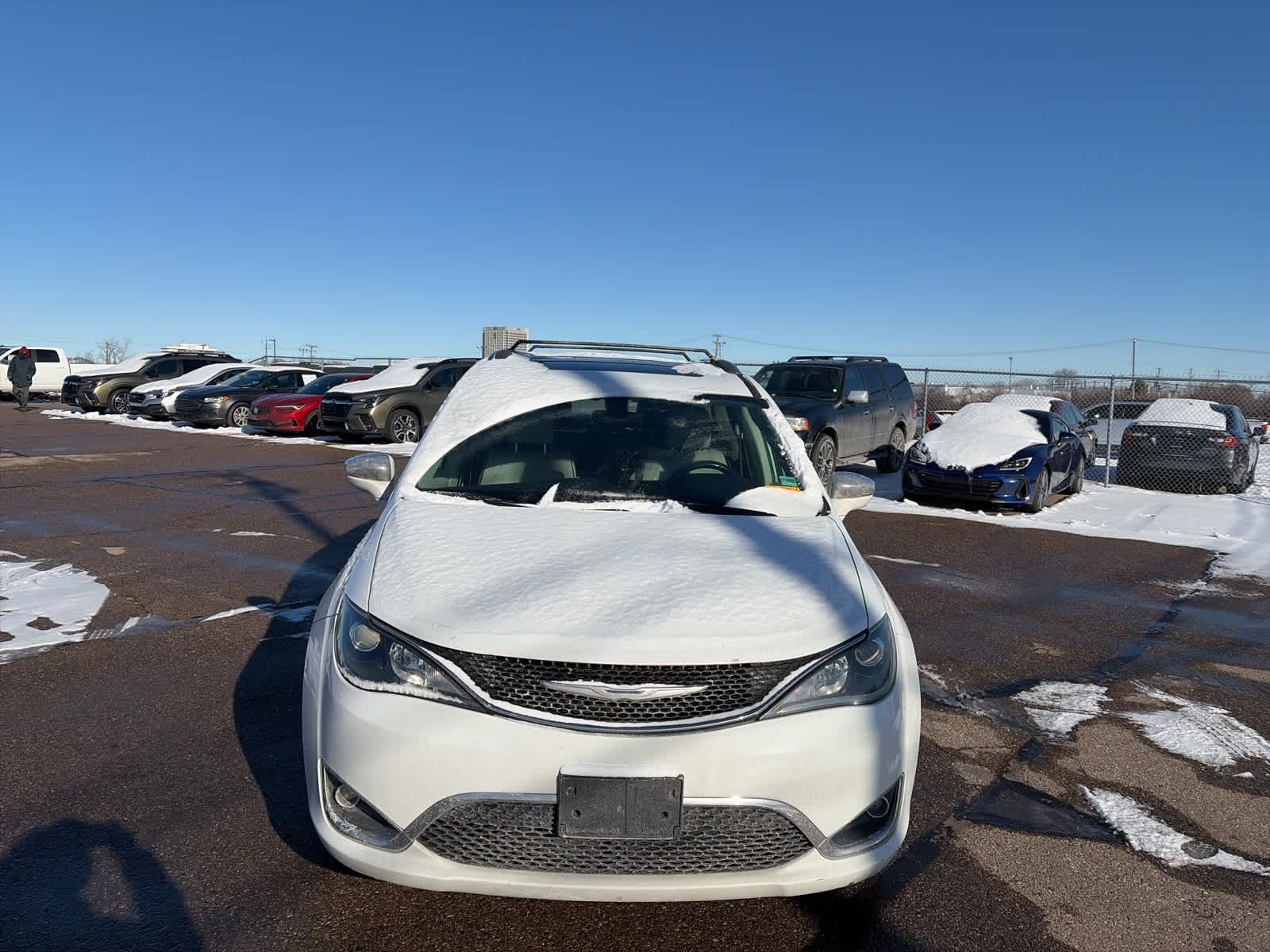 2018 Chrysler Pacifica Limited photo 3