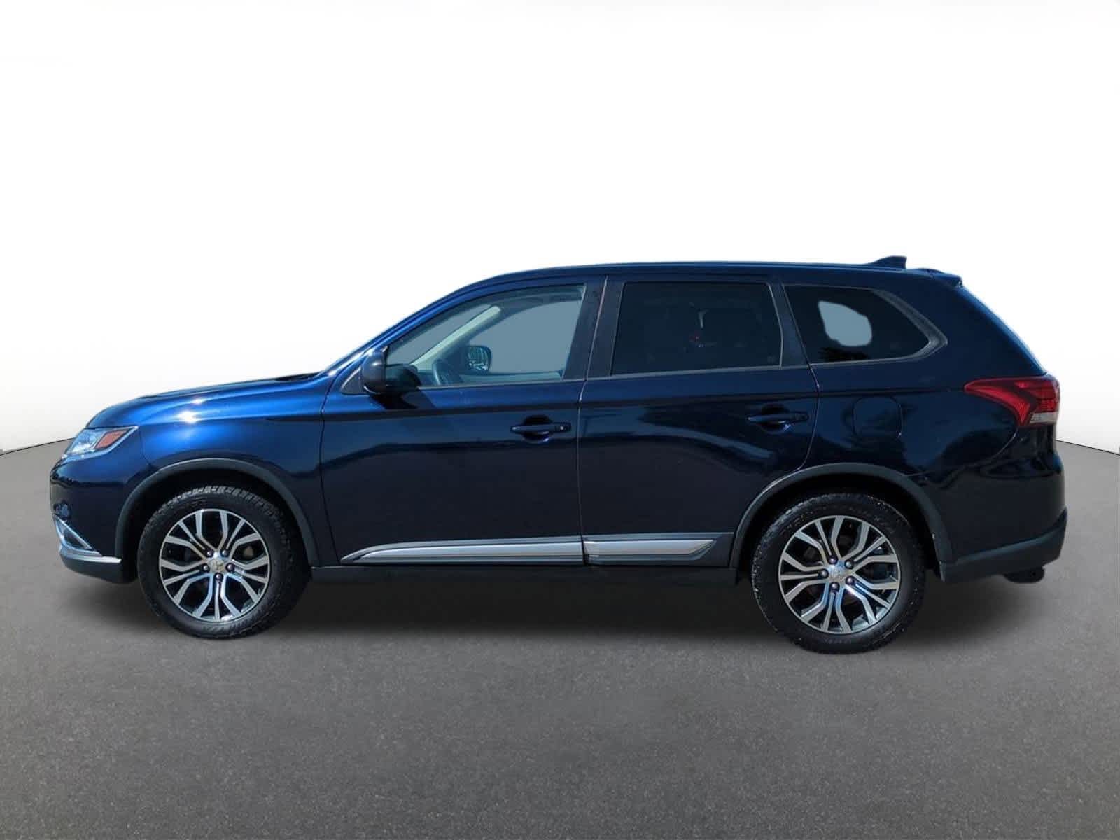 Thumbnail: 2018 Mitsubishi Outlander - 3