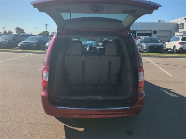 2014 Chrysler Town & Country  26