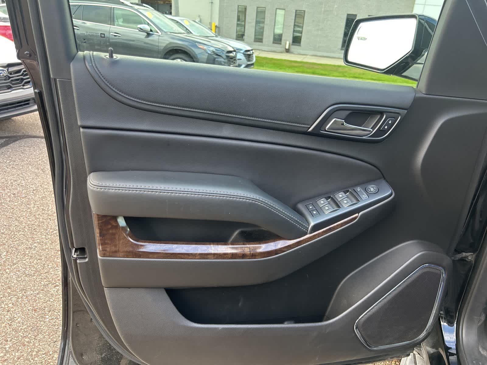 Thumbnail: 2018 Chevrolet Tahoe - 16