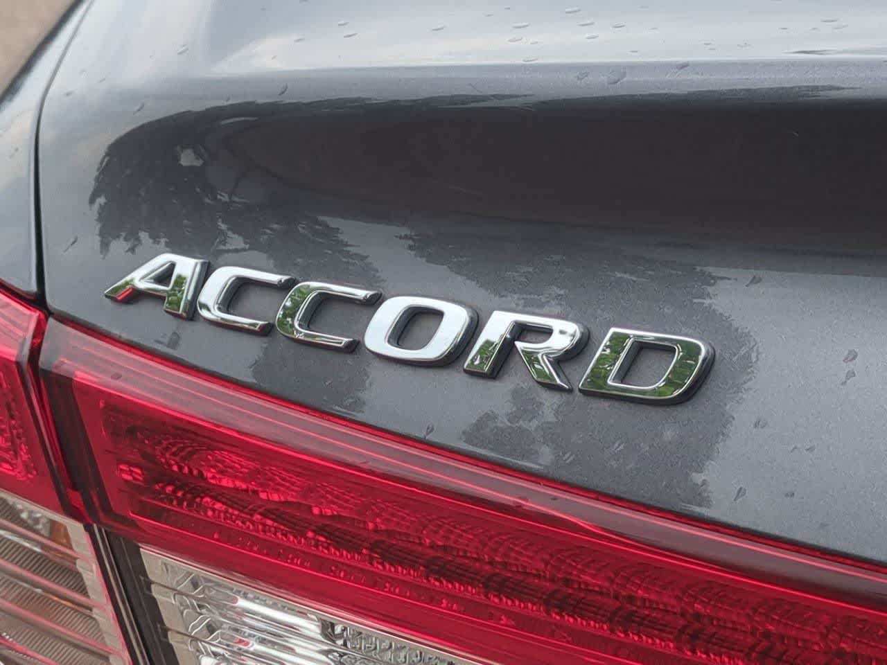 2022 Honda Accord Hybrid EX-L - Photo 12