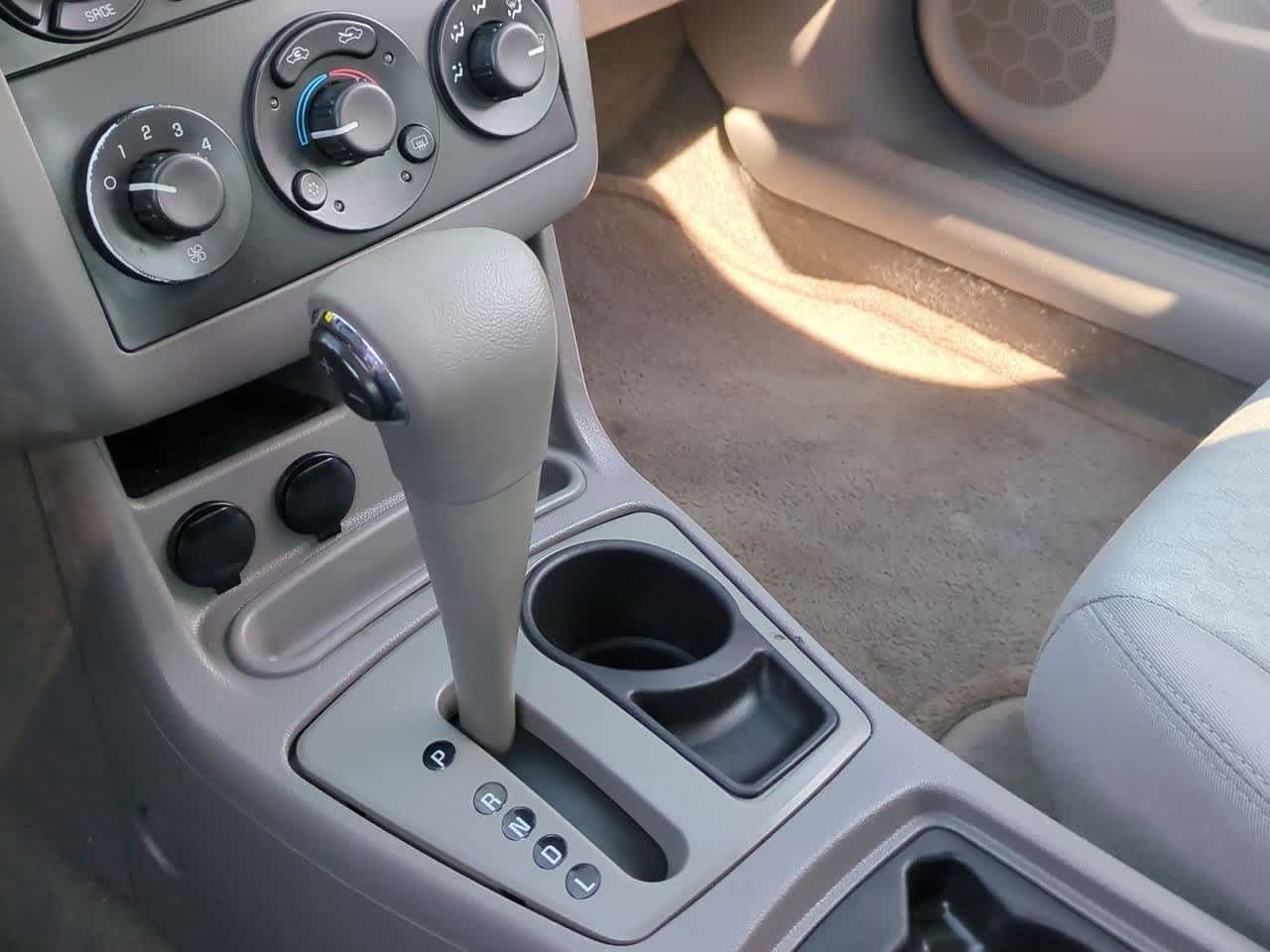 2005 Chevrolet Malibu Base 27