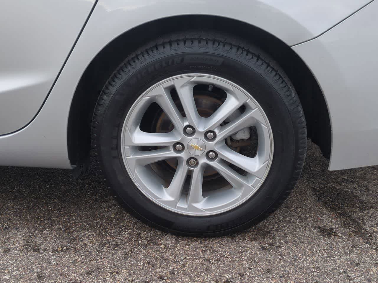 Thumbnail: 2018 Chevrolet Cruze - 13