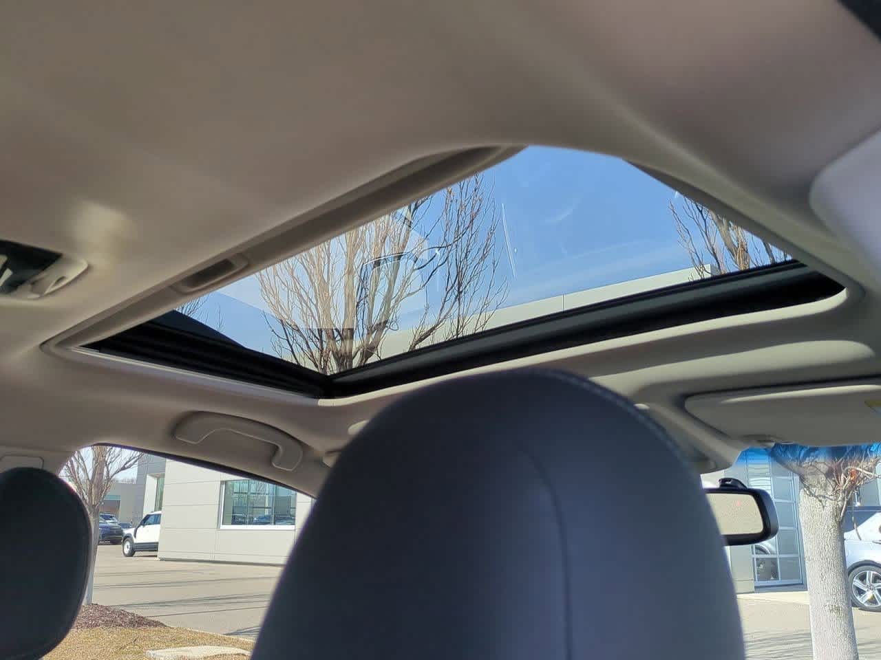 Thumbnail: 2015 Subaru Outback - 21