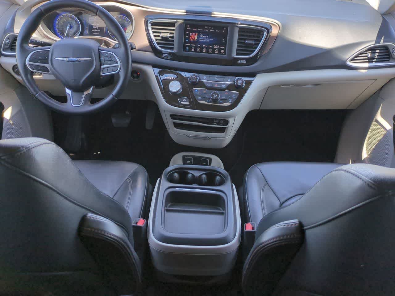 Thumbnail: 2018 Chrysler Pacifica - 14