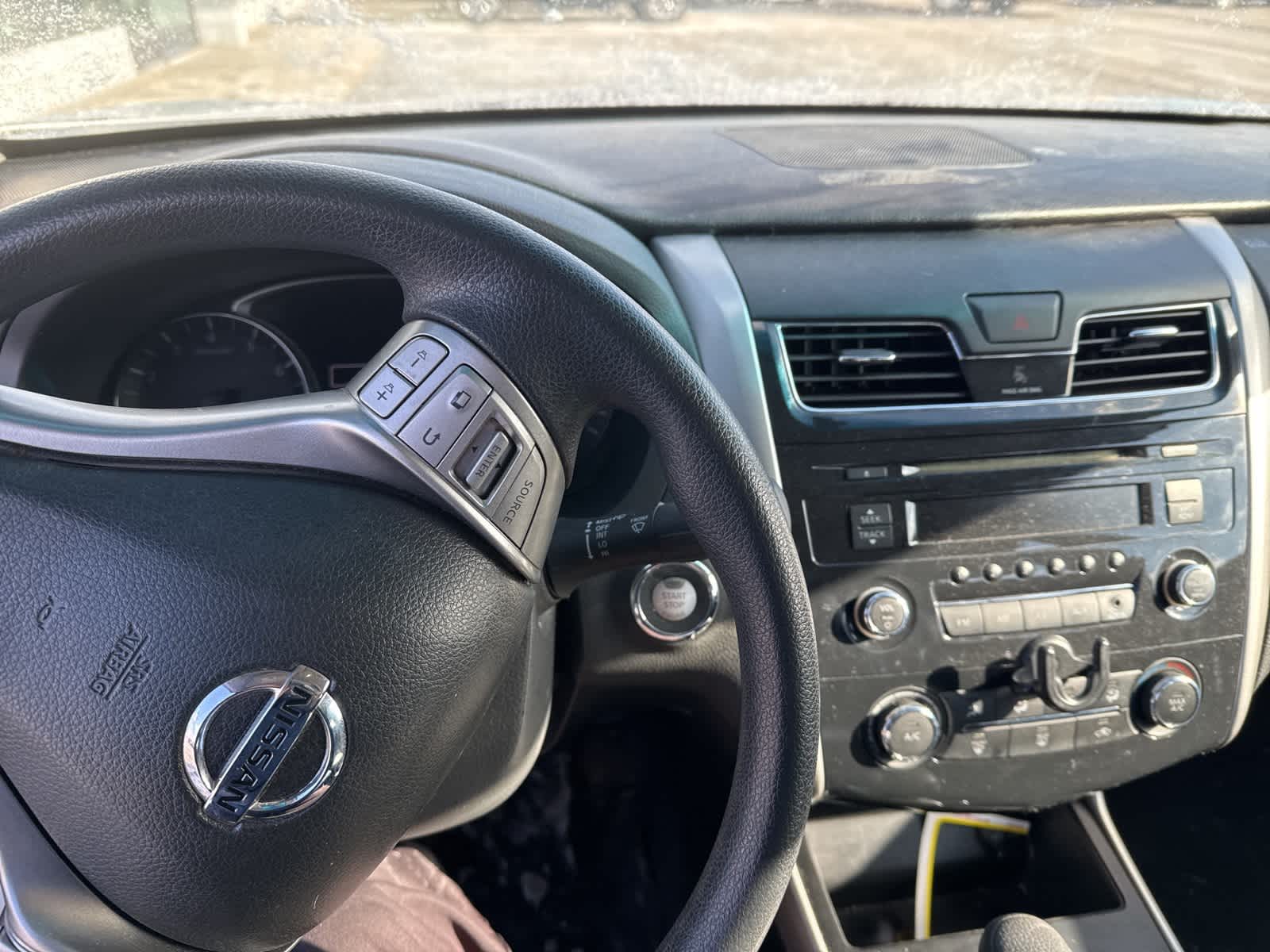 Thumbnail: 2015 Nissan Altima - 13