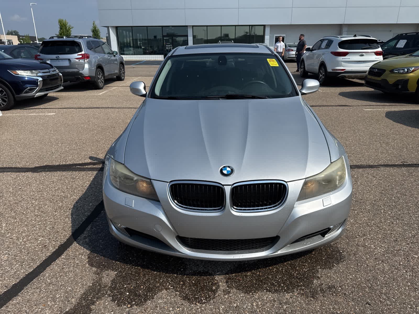 Thumbnail: 2011 BMW 3 Series - 10