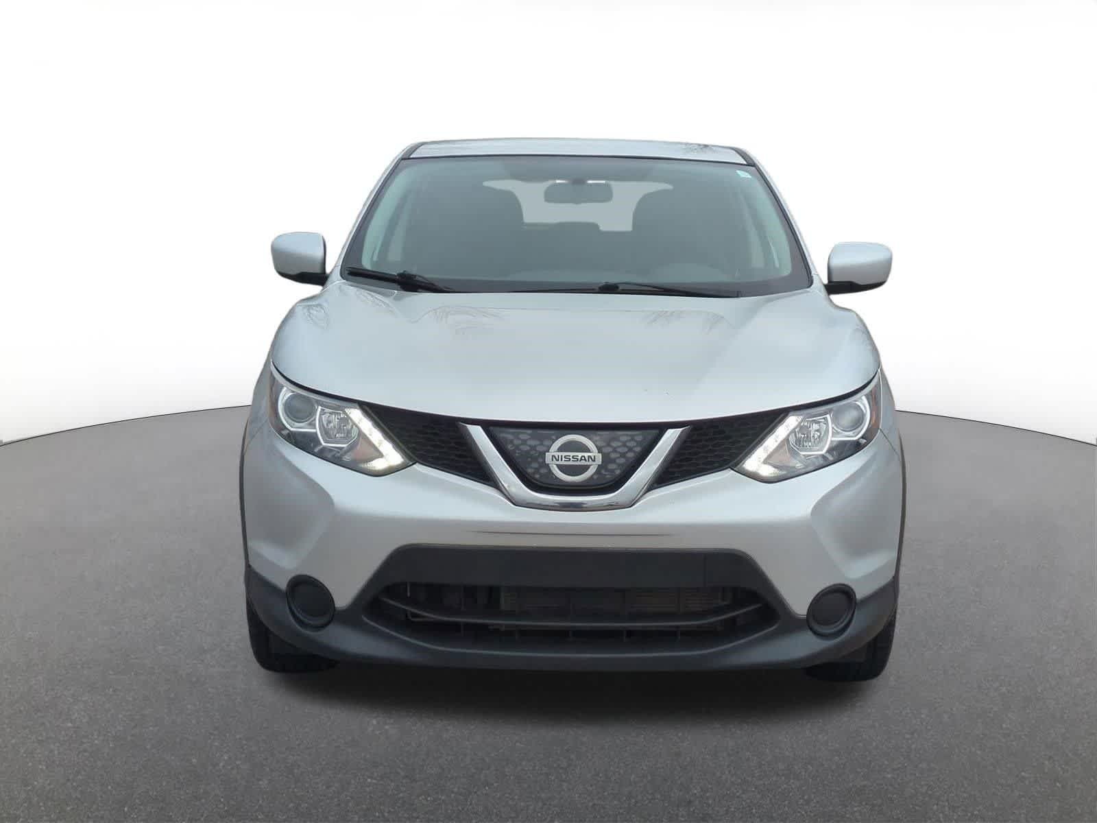 Thumbnail: 2018 Nissan Rogue Sport - 9