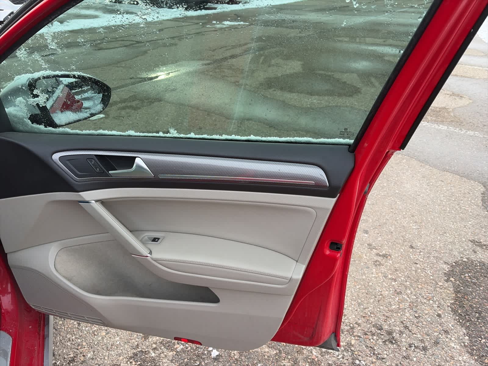 Thumbnail: 2017 Volkswagen Golf - 18