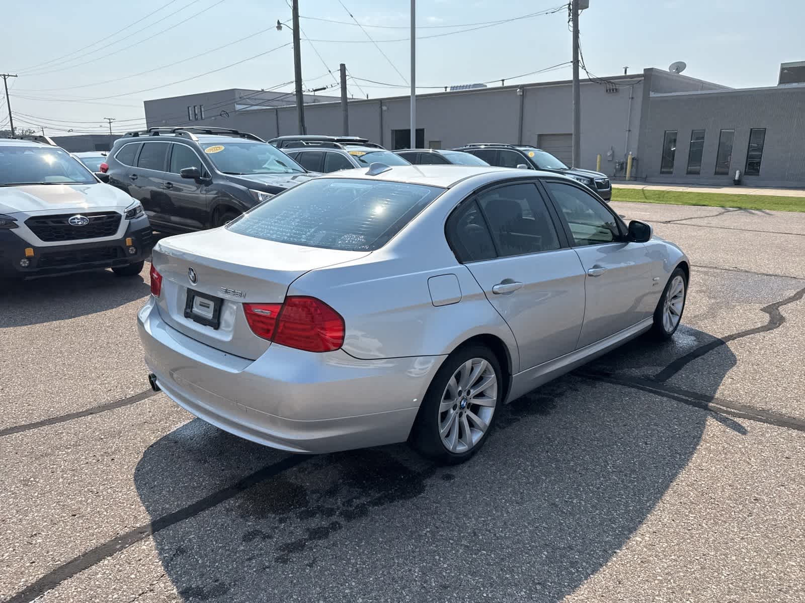 Thumbnail: 2011 BMW 3 Series - 3