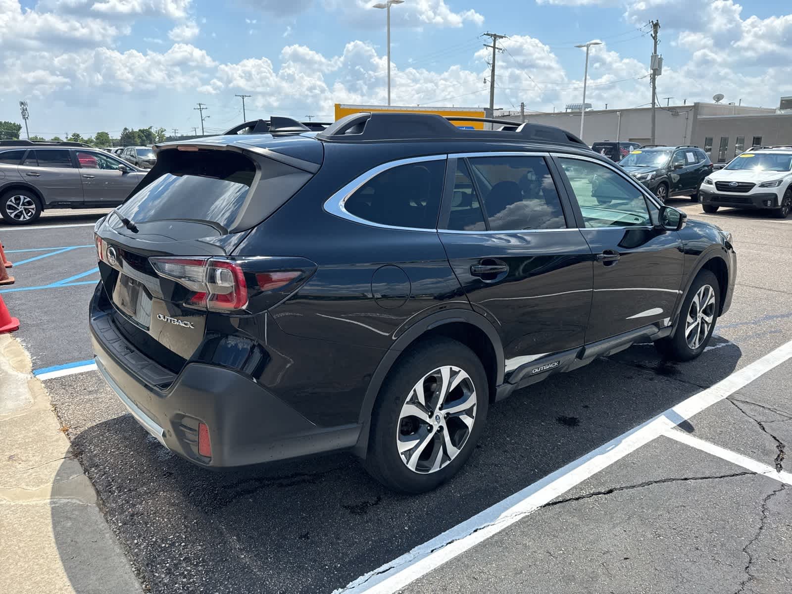 Thumbnail: 2022 Subaru Outback - 3