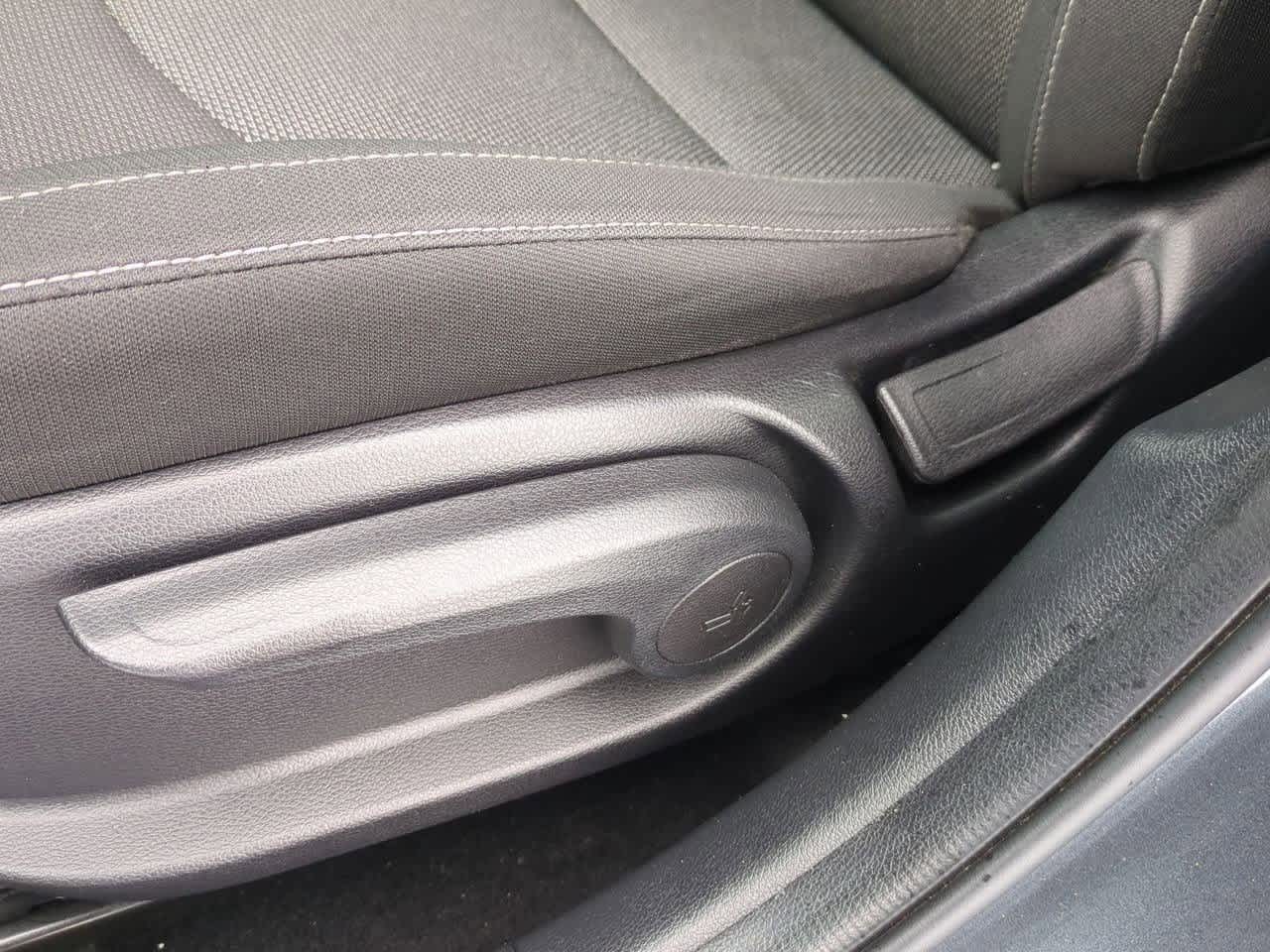 Thumbnail: 2022 Kia Forte - 15