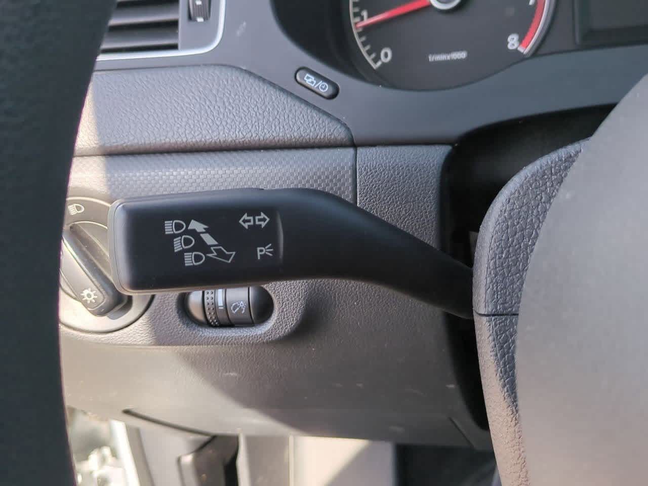 Thumbnail: 2014 Volkswagen Jetta - 26