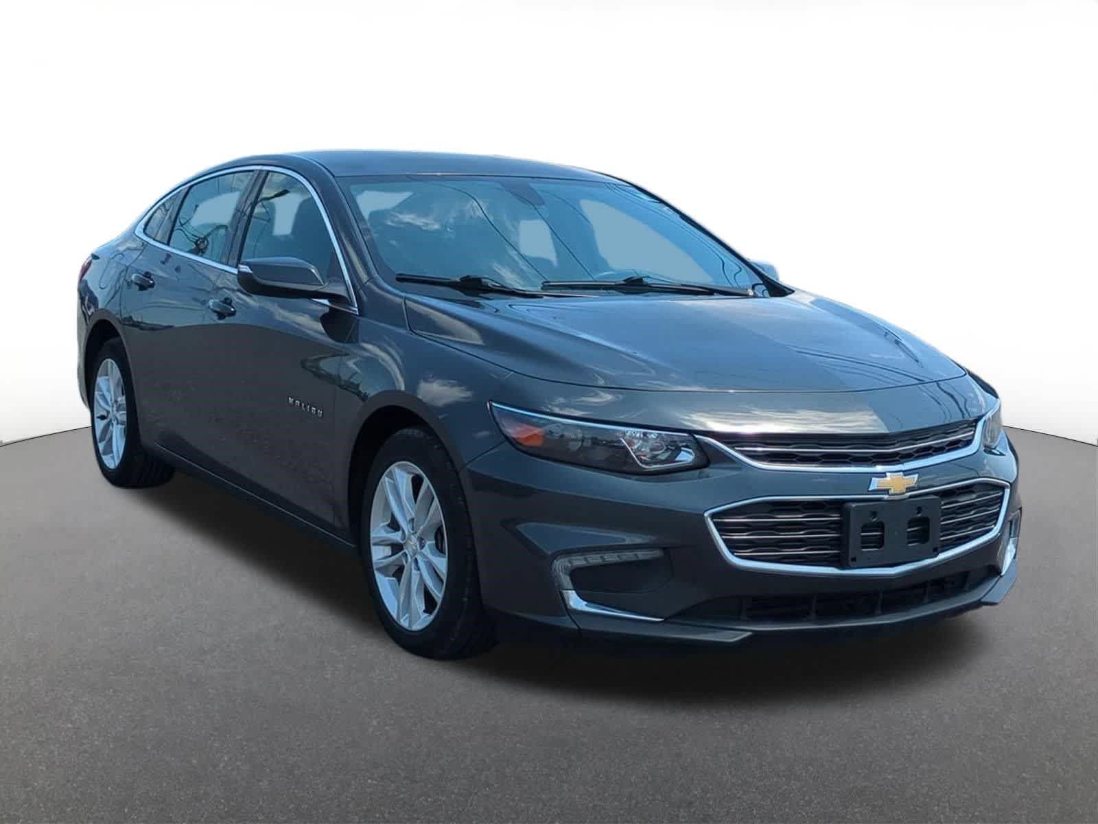 Thumbnail: 2017 Chevrolet Malibu - 8