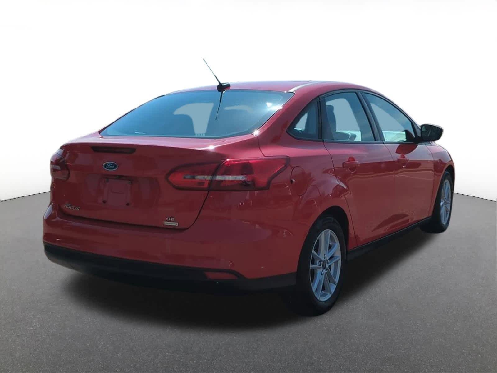 Thumbnail: 2017 Ford Focus - 6