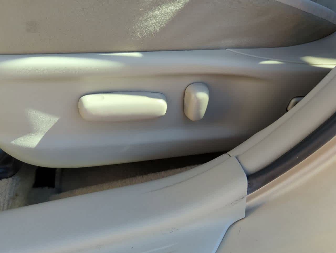Thumbnail: 2010 Toyota Camry - 15